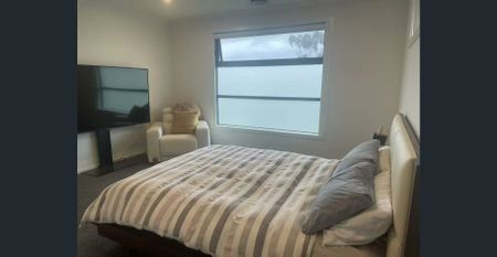 Luxury family home in a desirable locale - Photo 4