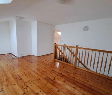 Geräumige Maisonettewohnung mit Privatgarten und 2 Stellplätzen in ... - Photo 4