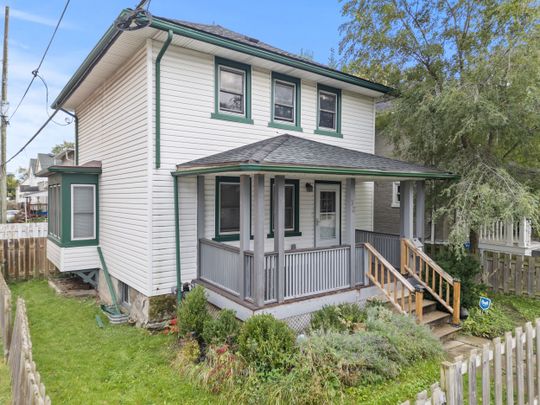 For Lease - 32 Page Street, St. Catharines, Ontario - Photo 1