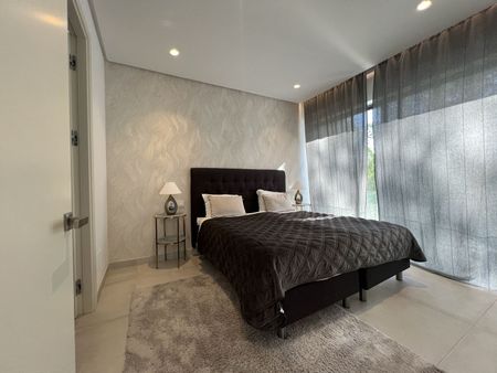 Detached Villa in Estepona - Photo 2
