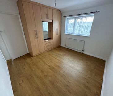 3 bedroom end of terrace house to rent - Photo 5