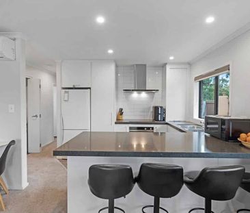 Townhouse in Rototuna North! - Photo 1