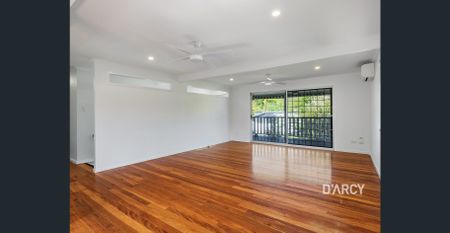 Family Oasis with Pool, Fresh Interiors and Multiple Living Areas - Photo 2