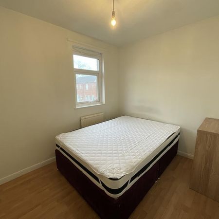2 bedroom semi-detached house to rent - Photo 3