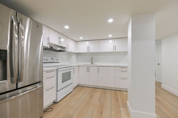 For Lease - 8 Mcnally Street, Halton Hills, Ontario - Photo 1