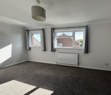 Chesley Close, Worthing, BN13 5 bedroom end of terrace house to rent - Photo 1