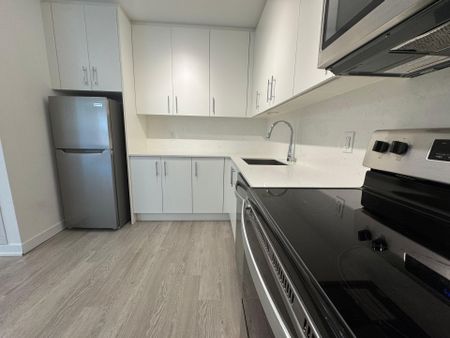 For Lease - 3 Strathgowan Avenue Unit# 202, Toronto, Ontario - Photo 5