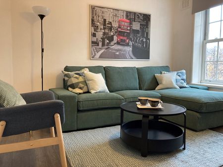 3 Bed Flat, Rushton House, SW8 - Photo 2