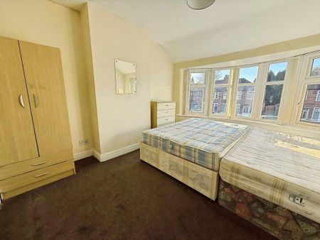 3 bedroom semi-detached house to rent - Photo 2