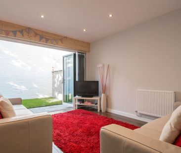 Yet another John Winter house redefining student living in Cardiff. - Photo 2