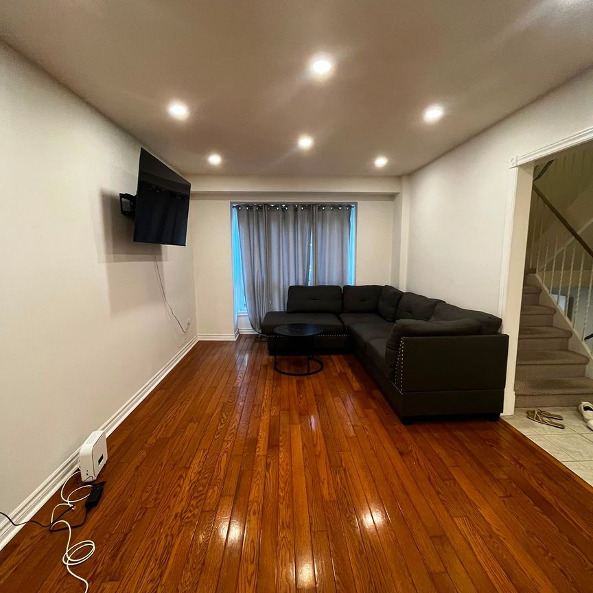 For Lease - 222 Pearson Street Unit# 10 - Room C, Oshawa, Ontario - Photo 1