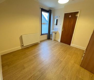 1 bedroom in a house share to rent - Photo 6