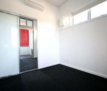 Style and convenience! - Photo 4