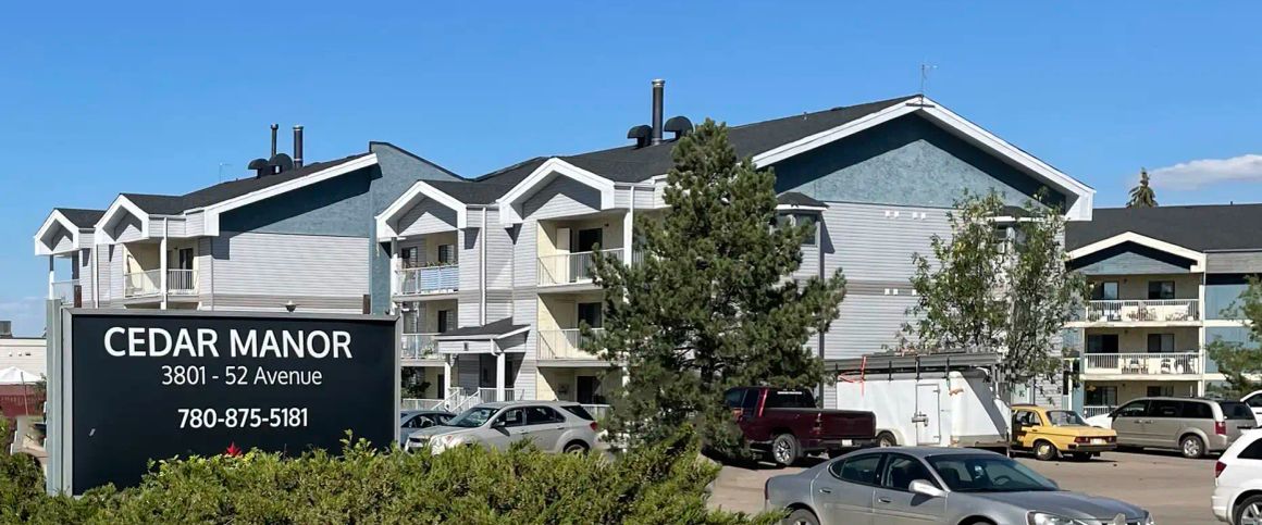 Cedar Manor — 1 Bedroom 1 Bath - Photo 1