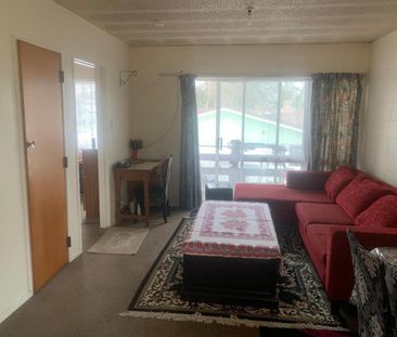 Tidy One Bedroom Upstairs Unit - Photo 4