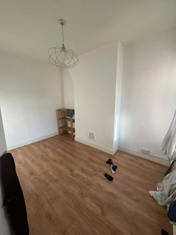 Room in a Shared House, Gorse Street, M32 - Photo 5