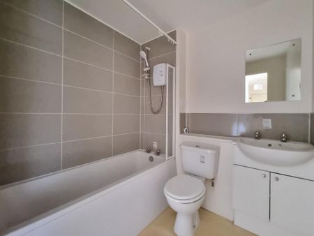 2 bedroom flat to rent - Photo 5
