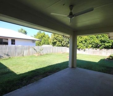 Nestled in Bushland Beach&colon; a 4-Bedroom Modern Comfort Home - Photo 4