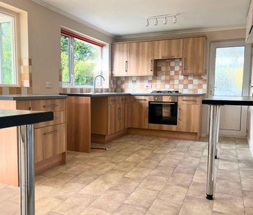 3 bedroom detached bungalow to rent - Photo 6