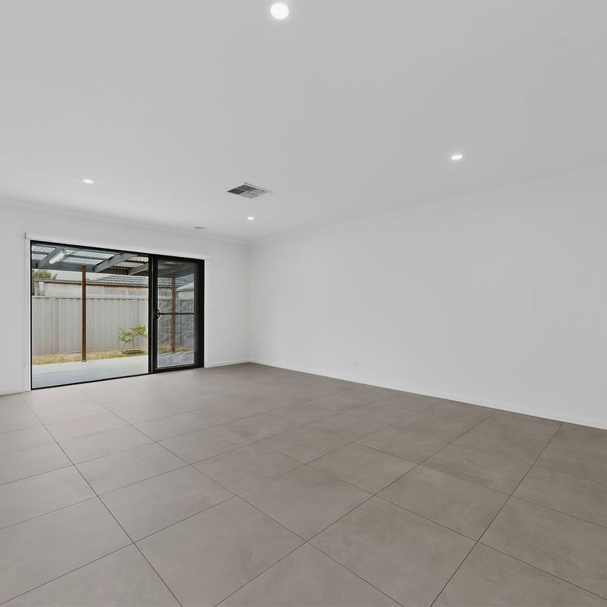 12 Dash Drive, Cranbourne East - Photo 1