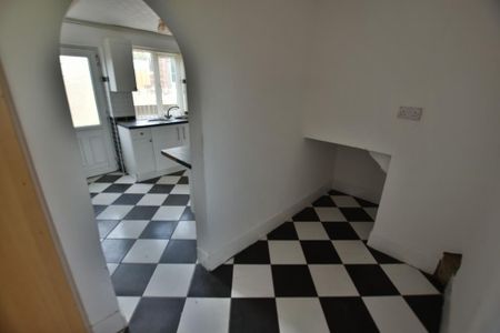 3 bedroom terraced house to rent - Photo 3