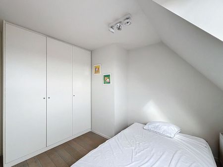 Ruim duplex dakappartement met twee slaapkamers, centraal gelegen. - Foto 5