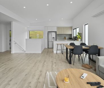 Well Presented Property in an Ideal Location With Views - Photo 4