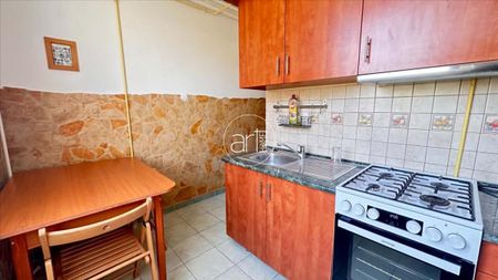 Kiadó jó állapotú panel lakás - Szeged - Fotó 3
