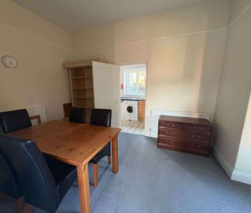 En-suite rooms in quiet, homely shared house Room 2 - Photo 3