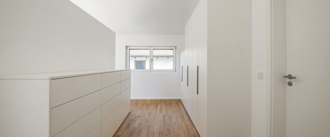 Wohnen zum Wohlfühlen: Familiendomizil mit Einliegerwohnung und Garten - Photo 1