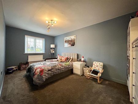 4 bedroom detached house to rent - Photo 2