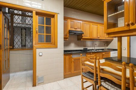 Carrer de Bailèn, Barcelona, Catalonia 08037 - Photo 3