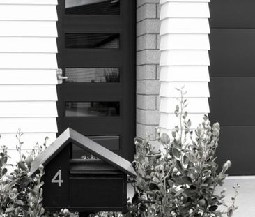 Easy Living - Photo 2