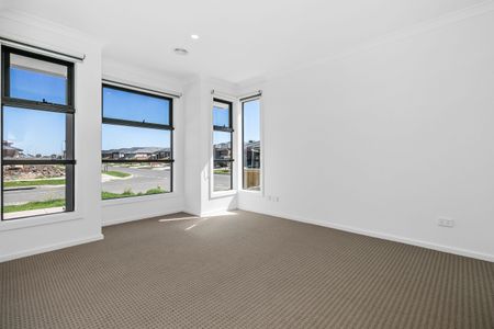 Convenient Low Maintenance Living! - Photo 3