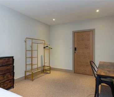 1 bedroom in a house share to rent - Photo 6