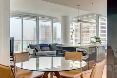 Condo in Downtown Vancouver, BC - Photo 2
