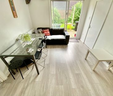 Room in a Shared House, Caledonian Road Station, N7 - Photo 1