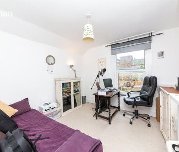 3 bedroom terraced house to rent - Photo 2