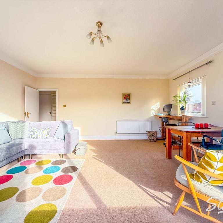 2 bedroom flat to rent - Photo 1