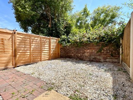 2 bedroom House To Let - Photo 5