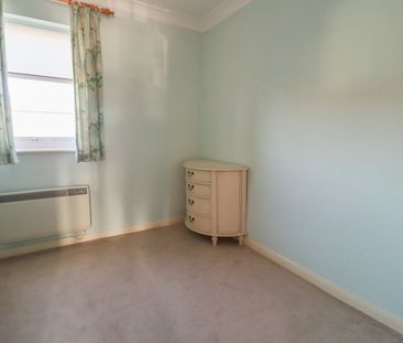 2 bed first floor flat - Photo 1