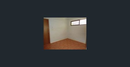 Centrally located house in Mooroobool - Photo 3