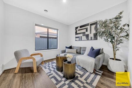 Sophisticated Contemporary Living in a Thriving Community - Photo 4