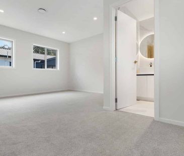 Charming 2-Bedroom Townhouse in Otara - Photo 1