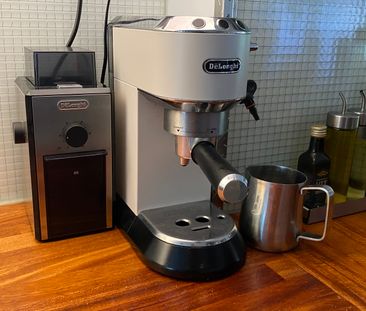 Körsångarvägen, Skogås - Photo 1