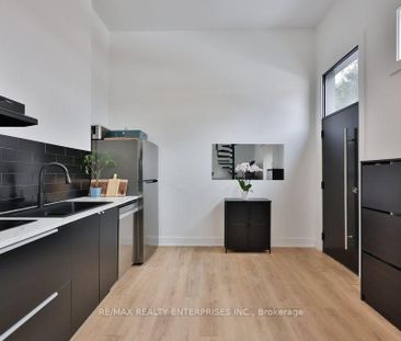 For Lease - 172 Royal York Road Unit# 2B, Toronto, Ontario - Photo 1