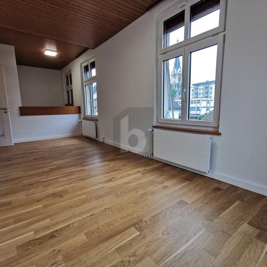 GENEROUS AND CENTRAL - Photo 1