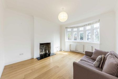 4 bedroom semi-detached house to rent - Photo 3