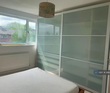 3 bedroom semi-detached house to rent - Photo 4