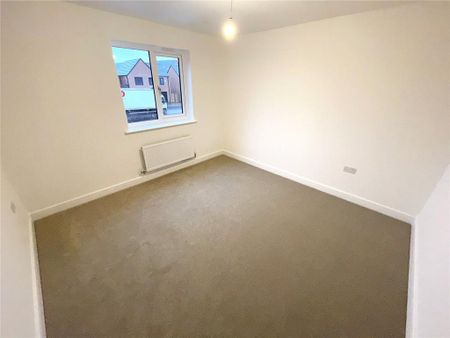 4 bedroom detached house to rent - Photo 3